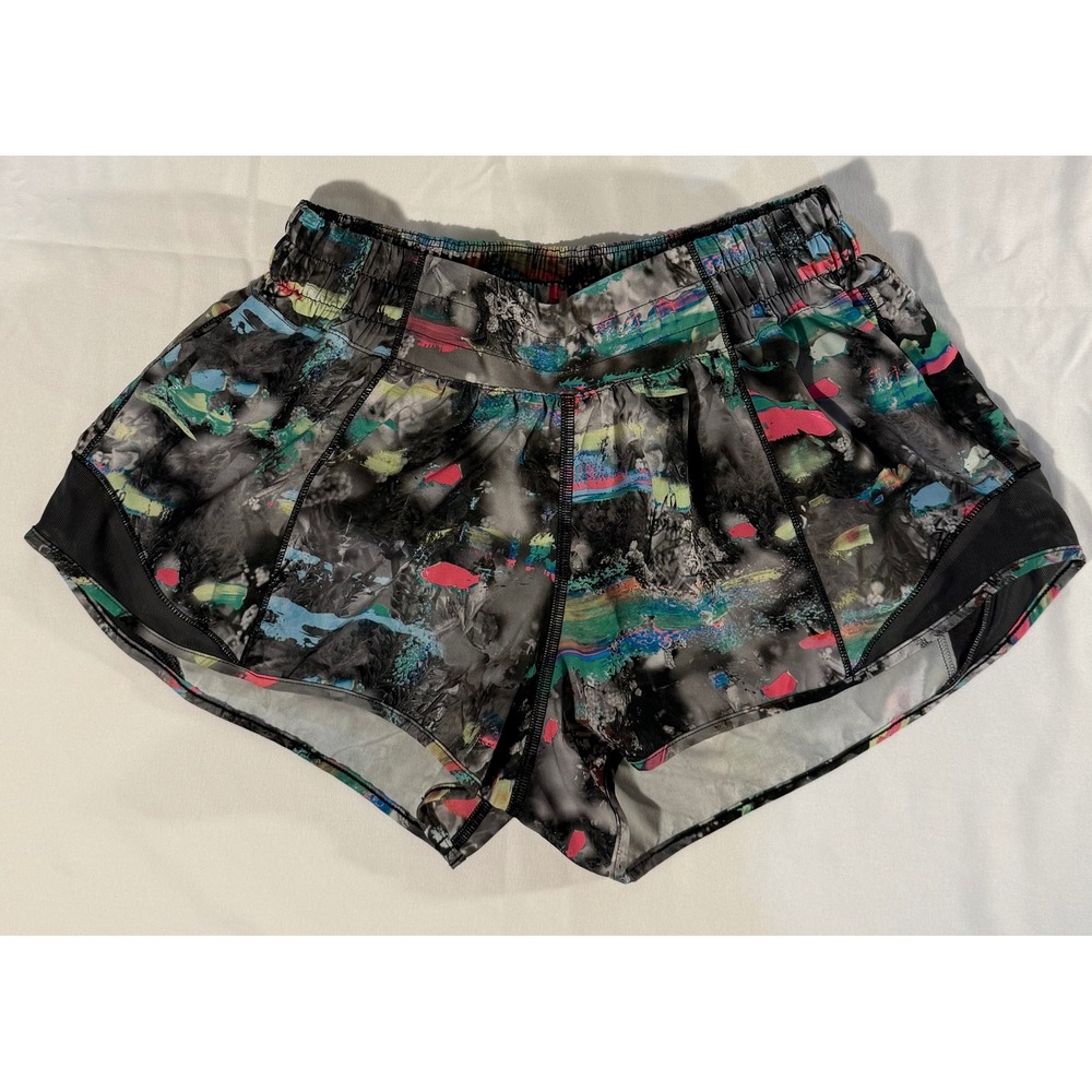 Lululemon Hotty Hot Shorts Low Rise 2.5 Multi Paint Brush Stroke Print Size 4
